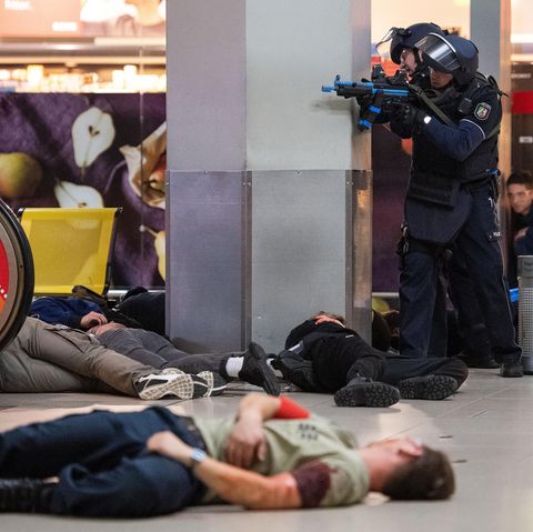 i_terror-Übung der Polizei am Flughafen Köln/Bonn
