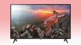 Preis-Tipp: LG UK6300  Der günstigste 65-Zöller mit "guter" Bewertung ist der gerade einmal 800 Euro teure LG UK6300. Das LCD-Display liefert ein gutes Bild, der Ton ist leider nicht ganz so gelungen. Das lässt sich aber mit einer Soundbar ausgleichen. Die Gesamtnote: "gut" (2,2).