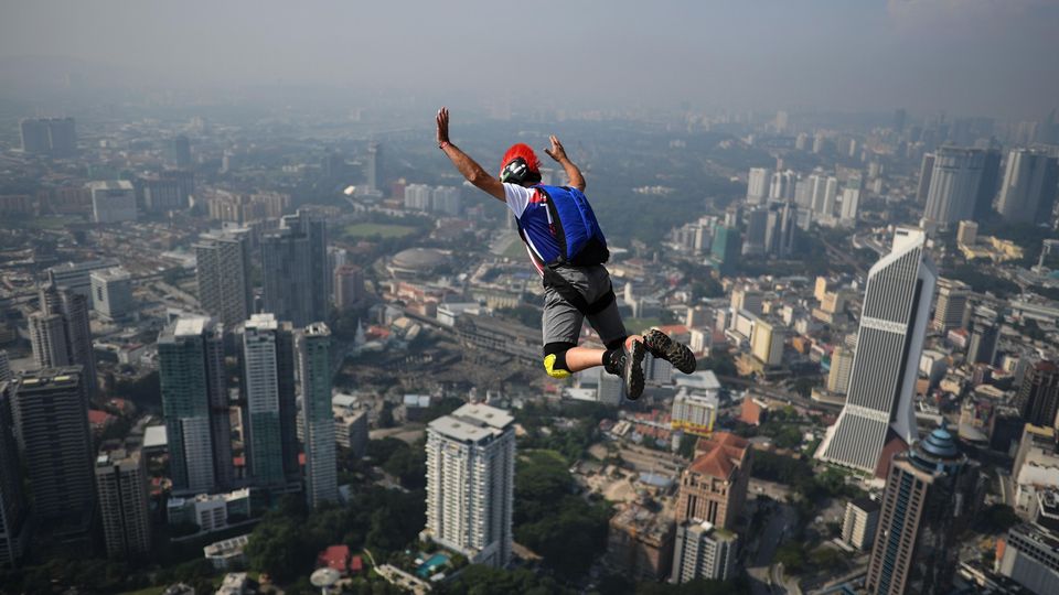 Base-Jumper in Malaysia