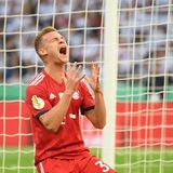 Joshua Kimmich  Kimmich ist der Dauerbrennner bei den Bayern und in der Nationalelf. Kimmich spielt immer. Bei den Bayern ist er der Lahm-Nachfolger auf der Außenverteidiger-Position und füllt diese meist komplett aus mit Flankenläufen in der Offensive und zweikampfstark in der Defensive. Nur auf der Sechser-Position hat es bei den Bayern nicht geklappt, als er bei der Niederlage gegen Freiburg das defensive Mittelfeld dirigieren sollte. Aber der 23-Jährige gehört definitiv zu den verlässlichen und formstarken Akteuren beim FCB. 