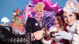 Platz 6: Santa Pauli in Hamburg  Eine etwas andere Weihnachtsatmosphäre herrscht auf Deutschlands einzigem Ü-18-Weihnachtsmarkt auf der Reeperbahn: Der Santa-Pauli-Markt verbindet traditionelles Weihnachtsambiente mit Live-Musik und einem Varieté-Programm im Erotikzelt und Verkaufsständen mit Dildos aus gedrechseltem Fichtenholz.  Infos: https://spielbudenplatz.eu/erleben/events/santa-pauli-hamburgs-geilster-weihnachtsmarkt