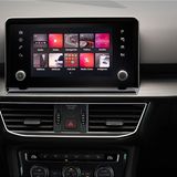 der acht Zoll Touchscreen erinnert an ein Tablet