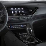 Der neue Touchscreen fügt sich nahtlos in das Cockpit ein