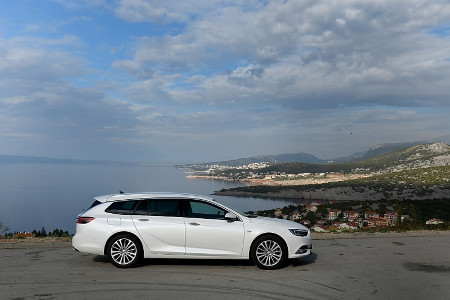 Der 1.6 Liter Motor hat eine sequentielle Biturbo-Aufladung