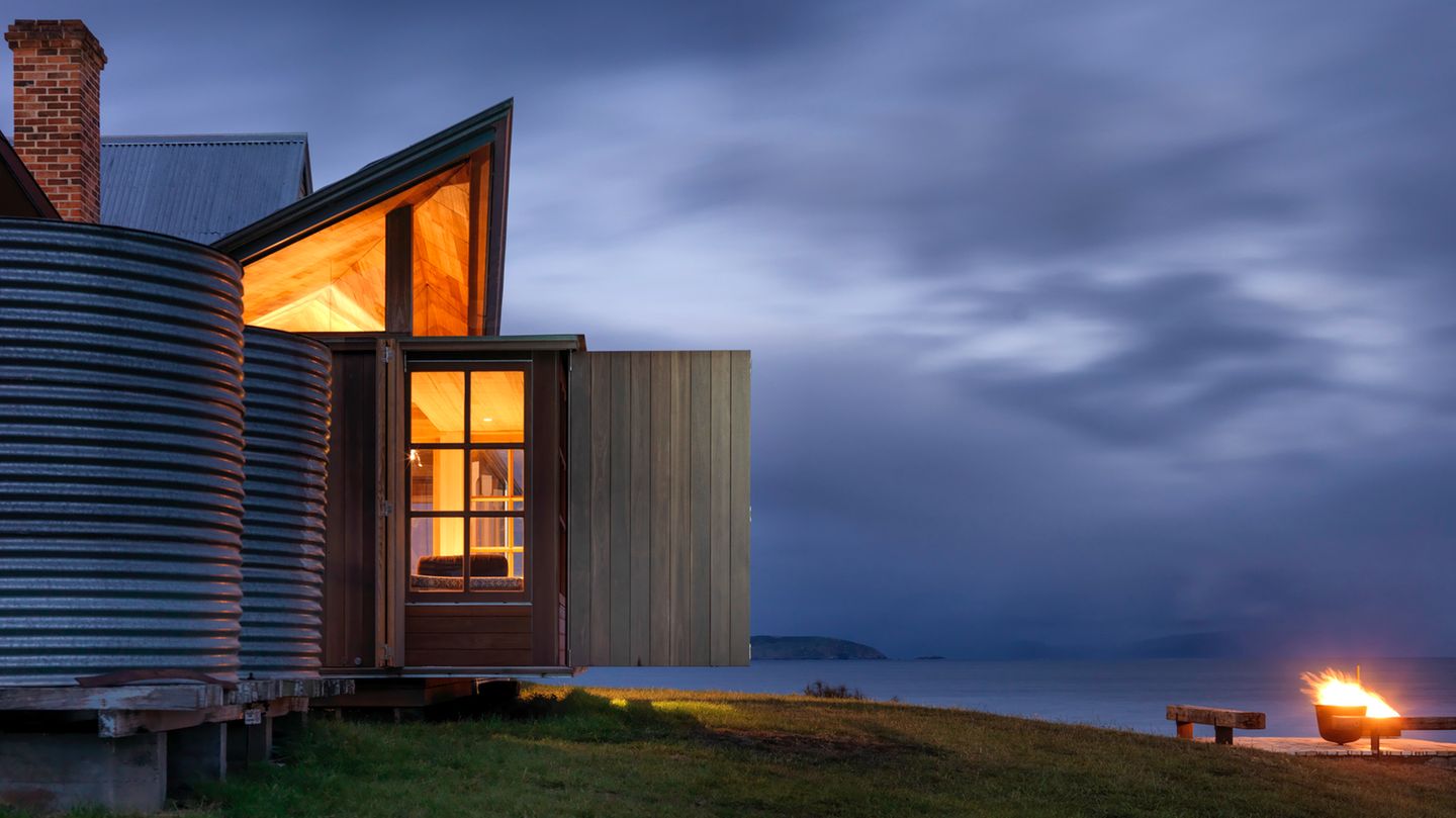Die Fotostrecke zeigt die weiteren Bauten, die für den Preis nominiert wurden.  Captain Kellys Cottage  Tasmanien, Australien  John Wardle Architects.