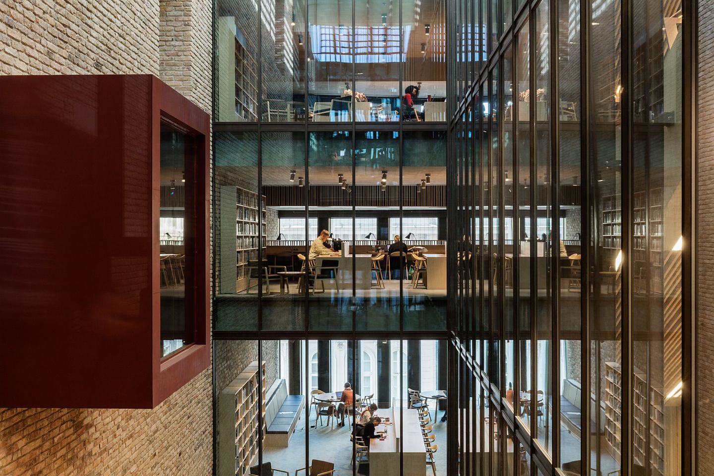 Central European University  Budapest, Ungarn  O'Donnell + Tuomey mit M-Teampannon.