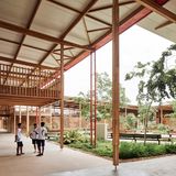 Zwei Welten: Das Kinderdorf besteht aus zwei gleichen Gebäuden.