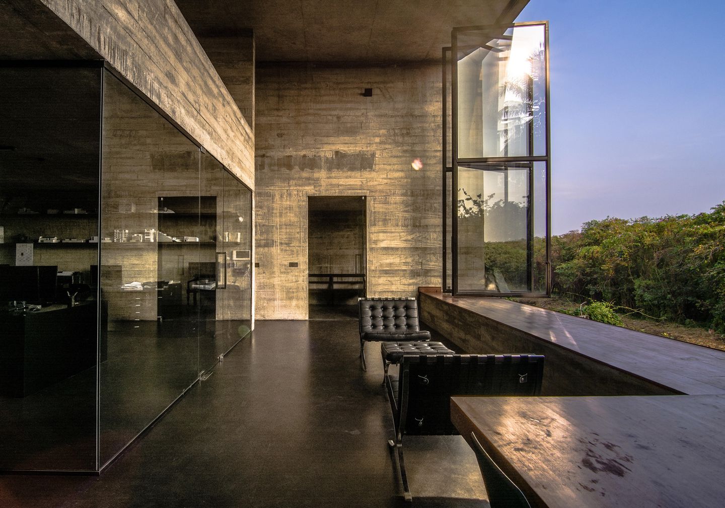 Wohngebäude mit Büroflächen  Colombo, Sri Lanka  Palinda Kannangara Architects.