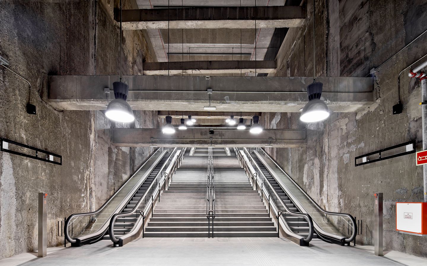 Metro-Station  Barcelona, Spanien  Garcèis-De-Seta-Bonet Architects und Tec 4 Ingenieros Consultores