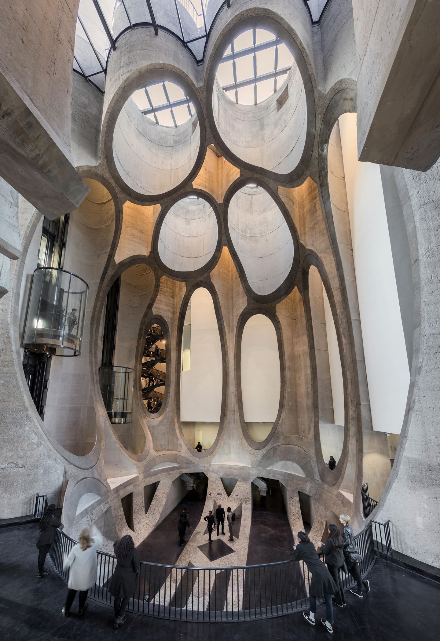 Zeitz Museum of Contemporary Art Africa  Cape Town, Südafrika  Heatherwick Studio und Van Der Merwe Miszewski Architects, Rick Brown Associates und Jacobs Parker
