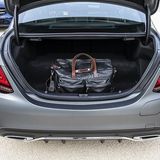 Aufgrund der Akkus schmilzt der Kofferraum um 180 Liter auf 300 Liter