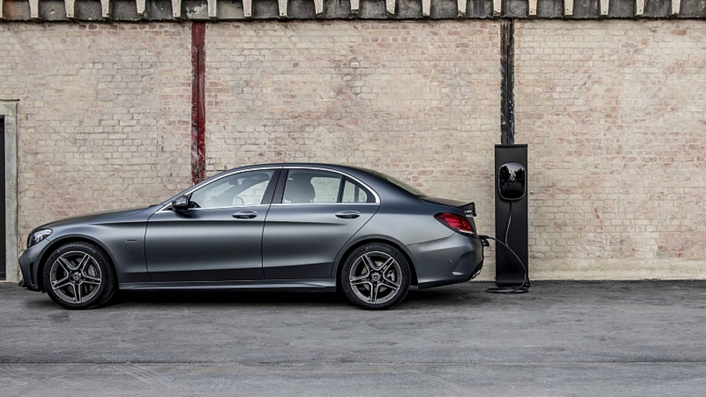 Der Mercedes C 300 de ist 4,69 Meter lang