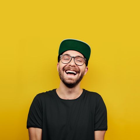 Mark Forster lacht