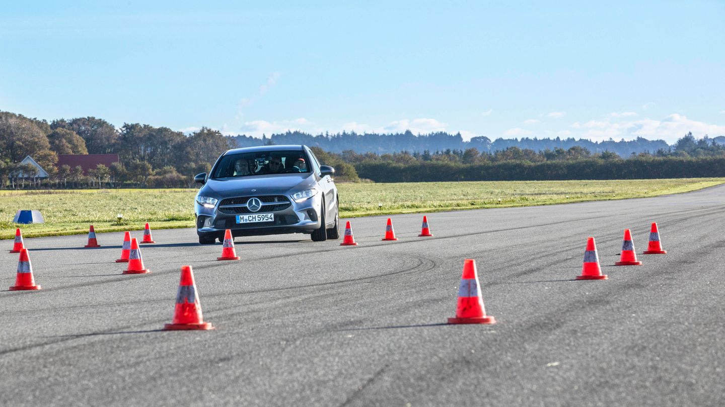 Die Mercedes A-Klasse beim sogenannten Elchtest.