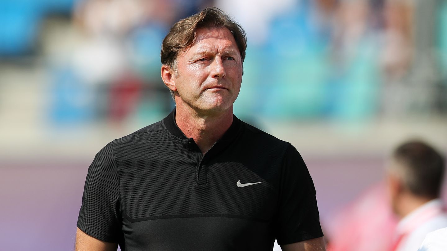 Aus Leipzig nahm Ralph Hasenhüttl seinen Abschied wegen Problemen mit Manager und aktuellem Interimscoach Ralf Rangnick. In Leipzig hat er genau den schnellen und kreativen Fußball spielen lassen, den man in München gerade so schmerzhaft vermisst. Allerdings hat Hasenhüttl noch im Mai selber gesagt, dass er sich den FC Bayern München noch nicht zutraut.