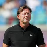 Aus Leipzig nahm Ralph Hasenhüttl seinen Abschied wegen Problemen mit Manager und aktuellem Interimscoach Ralf Rangnick. In Leipzig hat er genau den schnellen und kreativen Fußball spielen lassen, den man in München gerade so schmerzhaft vermisst. Allerdings hat Hasenhüttl noch im Mai selber gesagt, dass er sich den FC Bayern München noch nicht zutraut.