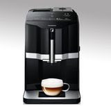 Kaffee-Vollautomat: Siemens EQ.3 S100  Wer einen Vollautomat vor allem nach der Qualität des gebrühten Kaffees aussucht und das Portemonnaie schonen will, ist beim Siemens EQ.3 S100 genau richtig. Für knapp 340 Euro bietet er leckeren Espresso und guten Milchschaum. Gespart wird bei den Extras: Es gibt nur vier voreingestellte Getränke und kein Pulverfach. Die Gesamtnote: "gut" (2,2)  Den ganzen Test finden Sie gegen Gebühr hier!