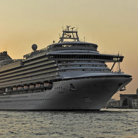 Die "Azura" ist mit 290 Metern Länge eines der größten Kreuzfahrtschiff der britischen Reederei P&O Cruises
