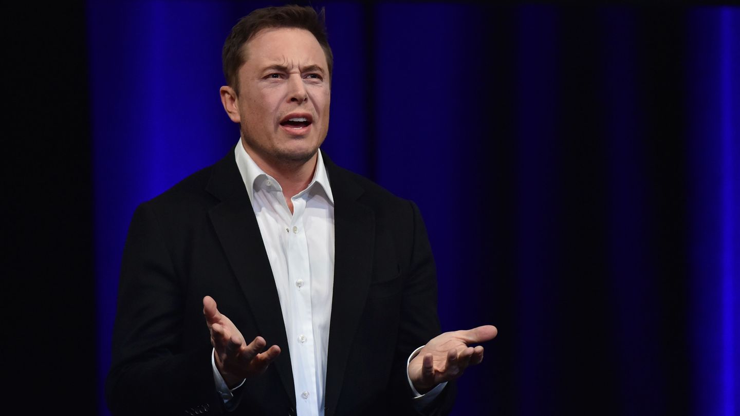 Elon Musk bei einer Rede