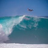 Auch der legendäre Spot Pipeline lief zur Höchstform auf - dort entstehen die spektakulärsten Barrels der Welt - Tom Doslin wählt den Notausstieg