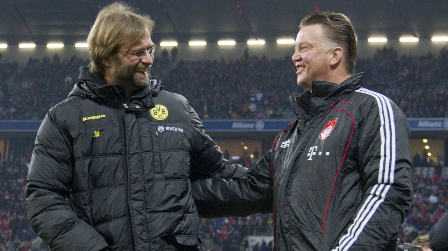BVB-Coach Jürgen Klopp und sein FCB-Kollege Louis van Gaal 2011 BVB-Coach Jürgen Klopp und sein FCB-Kollege Louis van Gaal 2011