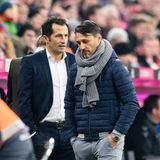 Hasan Salihamidzic (l), Sportdirektor von FC Bayern, und Trainer Niko Kovac vom FC Bayern München