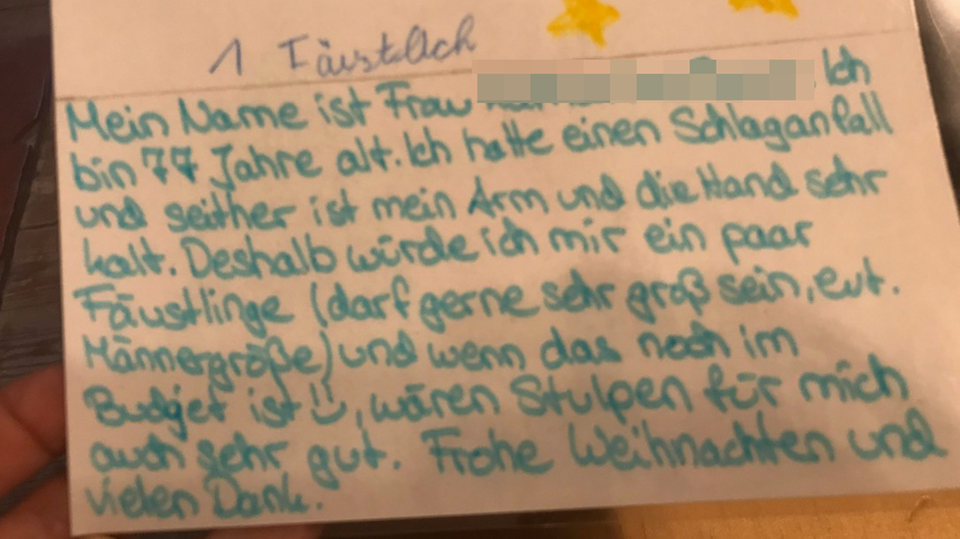 Wegen eines Schlaganfalls wünscht sich diese Seniorin ein paar Fäustlinge – gerne in Männergröße Wunschzettel vom Wunschbaum