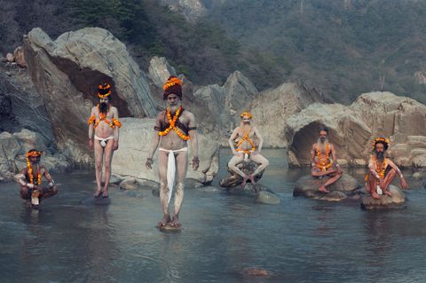 Indien: Jimmy Nelson porträtiert die Sadhus – und scheitert an ihren Übungen