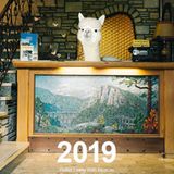 Der "Better Living With Alpacas Calendar 2019" von Fotograf Daniel Gebhart de Koekkoek ist vom New Yorker Magazin "Office" veröffentlicht worden. Er ist für 15 Euro hier erhältlich.