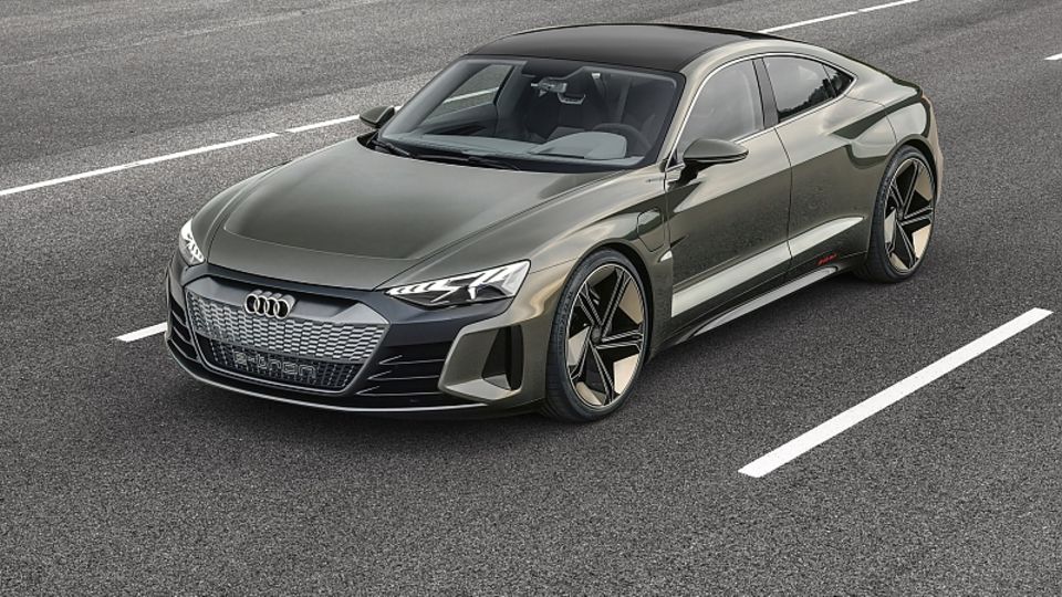 Audi E-Tron GT - 4,96 Meter lang