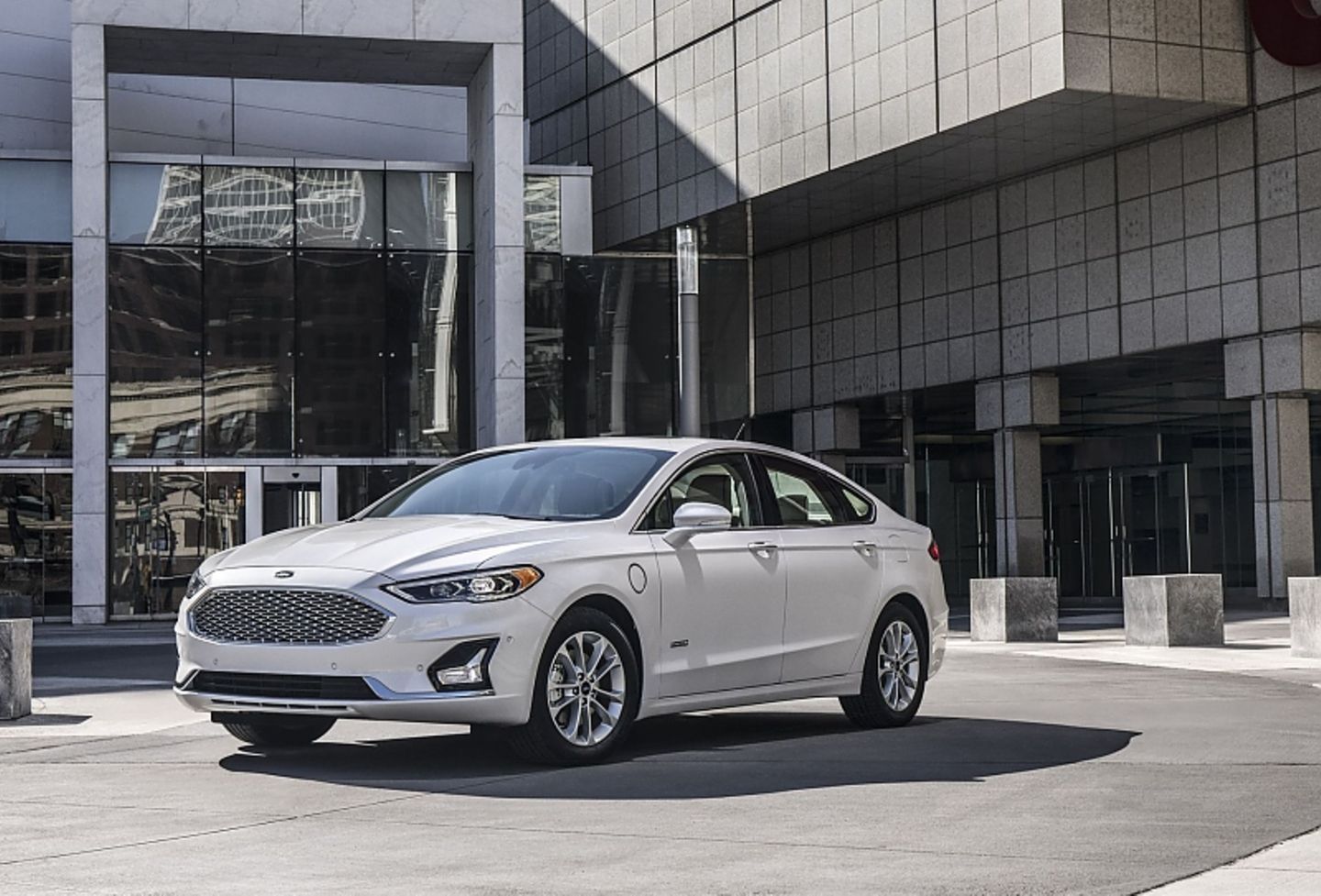 Der Ford Fusion ist eine klassische Reise-Limousine