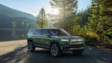 Das SUV Rivian R1S ist 5,04 Meter lang