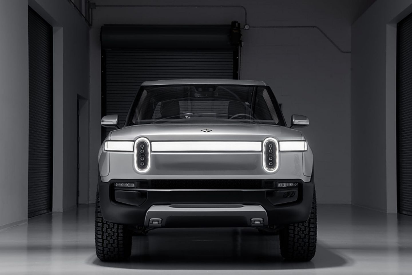 Die Front des Rivian R1T ist auffällig