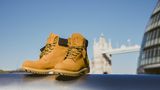 Stiefel, mit denen man Abenteur erleben kann: Robuste Stiefel wünscht sich doch jeder Mann. Ob Schnee, Regen oder anderes ungemütliches Wetter: Das macht diesen Stiefeln nichts aus. Hier gibt die Boots (auch in anderen Farben) für rund 219 Euro zu bestellen: timberland.de