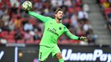 Torwart Kevin Trapp - der Ruhepol  Kevin Trapp setzt die Reihe der guten Eintracht-Keeper der vergangene Jahre fort. Der Nationalkeeper kam als Nachfolger von Lukáš Hrádecký im Sommer von Paris Saint-Germain und gehört zu den erfolgreichsten Transfers. Der Mann beweist immer wieder, warum er einst nach Paris wechselte und zu den besten Keepern in Deutschland gehört. 