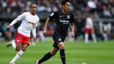Makoto Hasebe - der japanische Beckenbauer  Die "Frankfurter Rundschau" bezeichnete den Abwehrchef anerkennend als "Franz Beckenbauer Japans, den perfekten Libero der Neuzeit". Hasebe, immerhin schon 34 Jahre alt, verleiht der Defensive Stabilität. Alle Offensivpower bringt nichts Zählbares, wenn man hinten den Kasten nicht sauber hält. So einfach ist das.