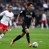 Makoto Hasebe - der japanische Beckenbauer  Die "Frankfurter Rundschau" bezeichnete den Abwehrchef anerkennend als "Franz Beckenbauer Japans, den perfekten Libero der Neuzeit". Hasebe, immerhin schon 34 Jahre alt, verleiht der Defensive Stabilität. Alle Offensivpower bringt nichts Zählbares, wenn man hinten den Kasten nicht sauber hält. So einfach ist das.