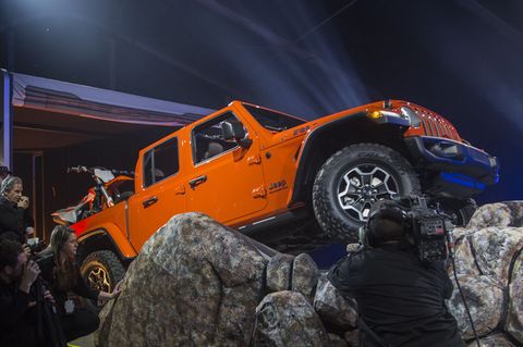 Limousinen sind langweilig und brav - ein Fahrzeug wie der Gladiator macht den US-Käufern Spaß.