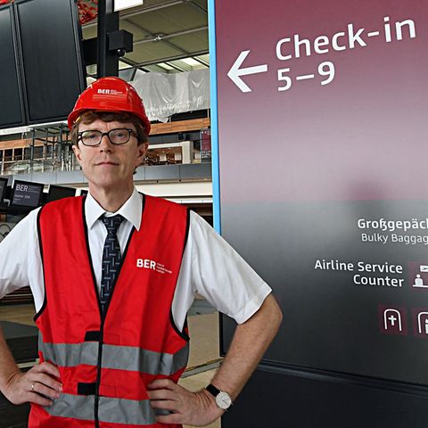 Flughafenchef Engelbert Lütke Daldrup im Terminal des Flughafens Berlin Brandenburg (BER)