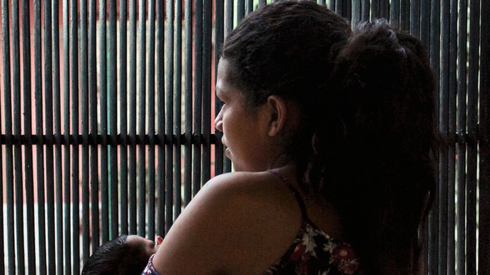 Flüchtlinge in Mittelamerika: Die junge Keyli Sofia Mayorga hat ihr Baby auf der Flucht zur Welt gebracht Die junge Keyli Sofia Mayorga hat ihr Baby auf der Flucht zur Welt gebracht