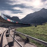 Heute nur noch eine Sportruine: die Bobbahn von Cesana Torinese, die extra für die Olympischen Winterspiele im Jahre 2006 gebaut wurde.