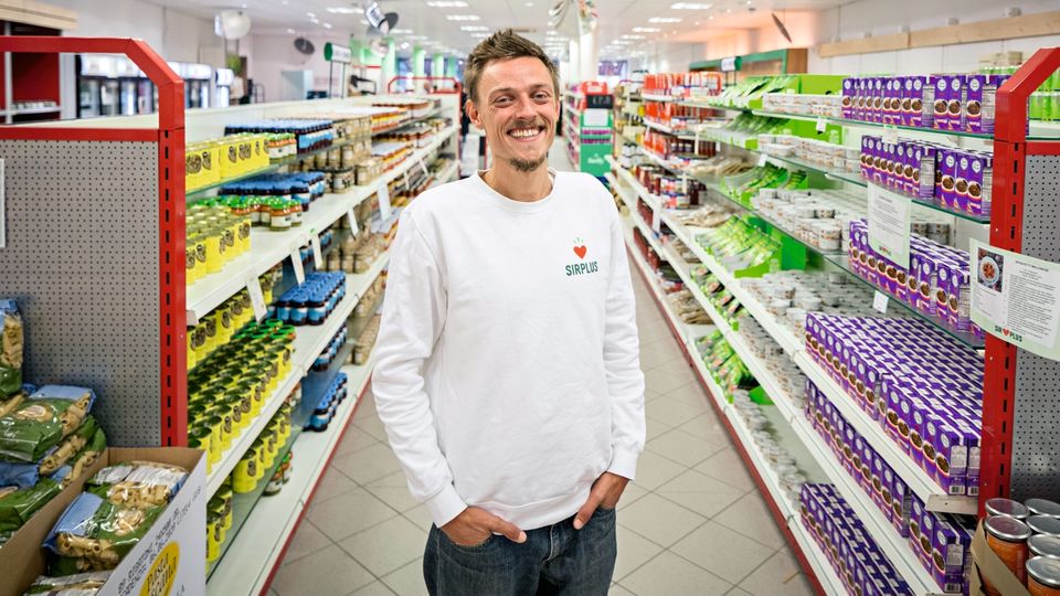 Verschwendung: Der Revolutionär: Raphael Fellmer, Gründer des Start-ups "Sirplus", will das Bewusstsein der Menschen verändern Der Revolutionär: Raphael Fellmer, Gründer des Start-ups "Sirplus", will das Bewusstsein der Menschen verändern