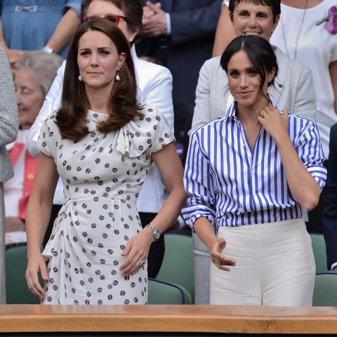 Kate (l.) und Meghan im Sommer bei dem Besuch eines Matchs in Wimbledon