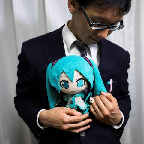 Akihiko Kondo mit Hatsune Miku