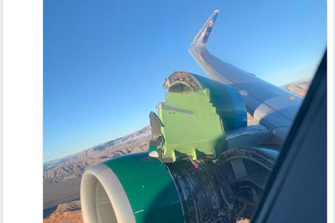Das rechte Triebwerk des Airbus A320 von Frontier Airlines