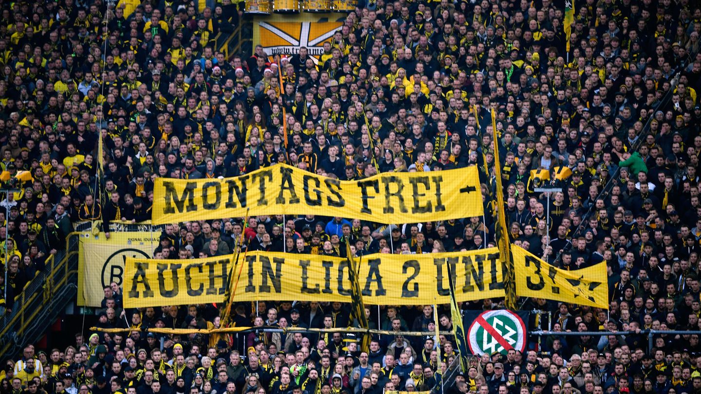 Dortmund-Trainer Lucien Favre sagte übrigens zu Fanprotesten: "Ich verstehe total, dass die Leute protestieren. Ich würde alle Spiele am Montag total verbieten. Aber ich bedauere es für uns. Denn die Fans bringen uns viel, wir brauchen ihre Unterstützung." 