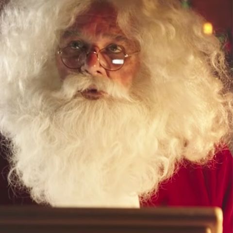 Air New Zealand Werbespot: Weihnachtsmann schickt versehentlich Email an die unartigsten Kinder der Welt