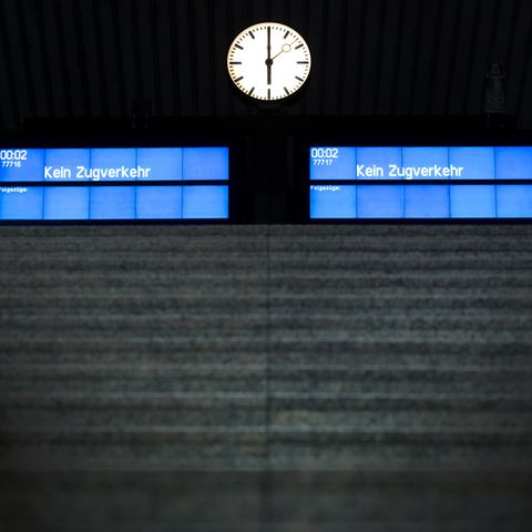 Nichts geht mehr am Sonntagnachmittag am Hauptbahnhof von Hannover