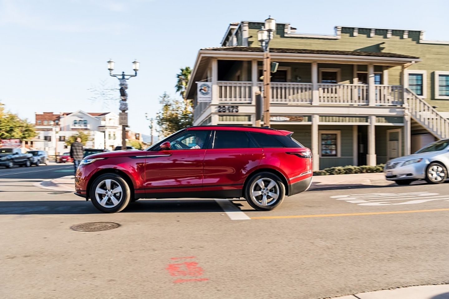 Der Range Rover Velar D180 erreicht nach 8,9 Sekunden Landstraßentempo