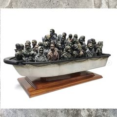 Miniatur-Flüchtlingsboot von Streetart-Künstler Banksy